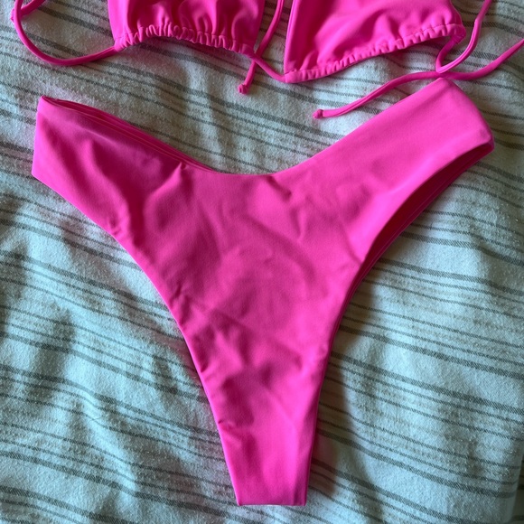 Bright pink Nyud bikini - Picture 2 of 3